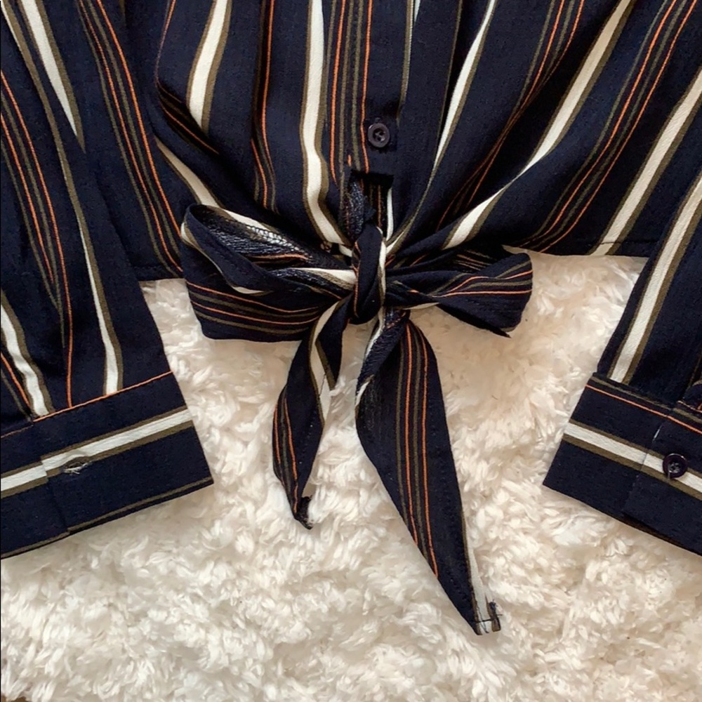 Button down top - Picture 3 of 3